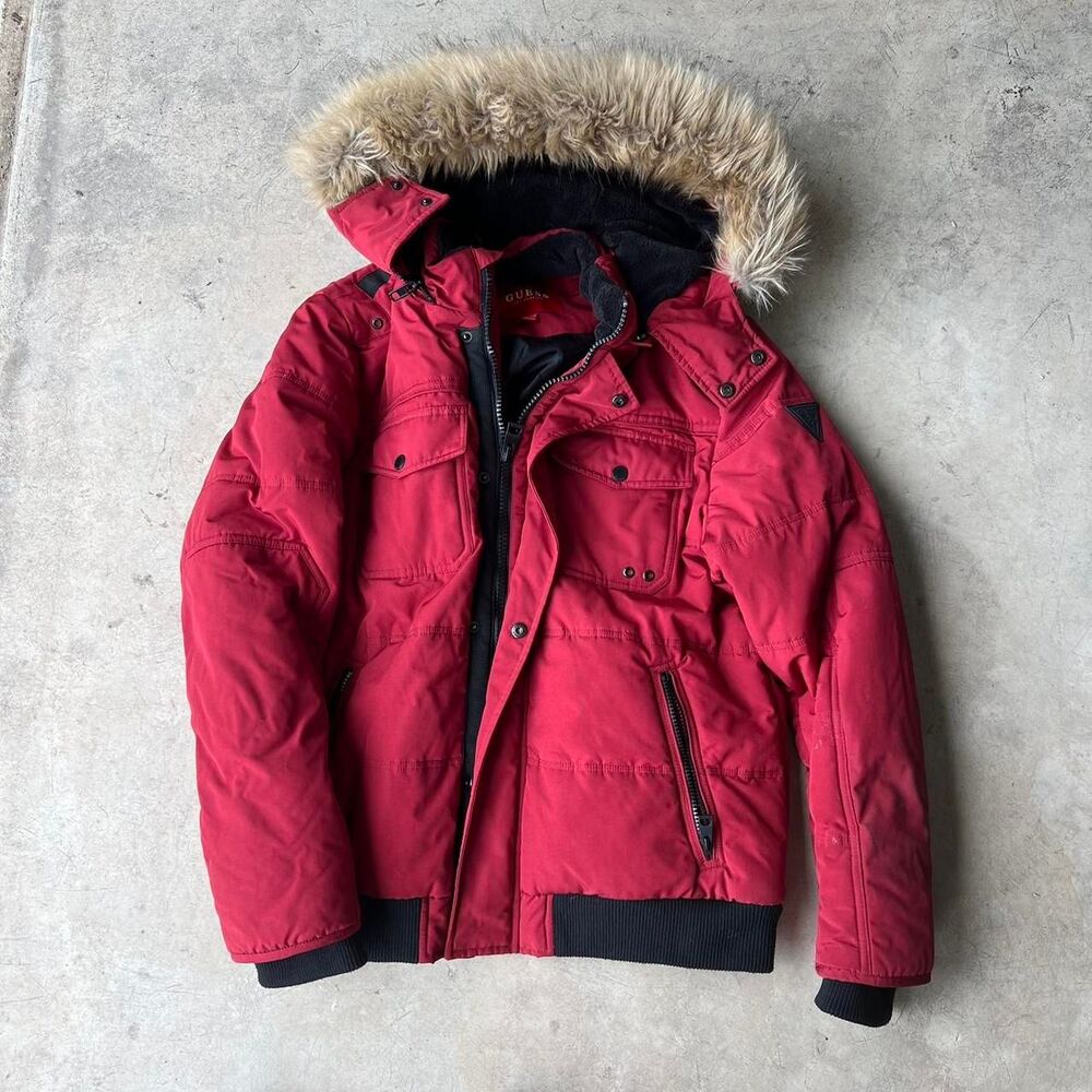 Guess Men’s red faux down puffer Mens size M